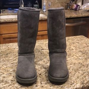 Grey ugg boots